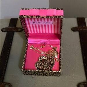 BETSY JOHNSON Leopard Print Heart Necklace with Gold Accents NEW IN BOX